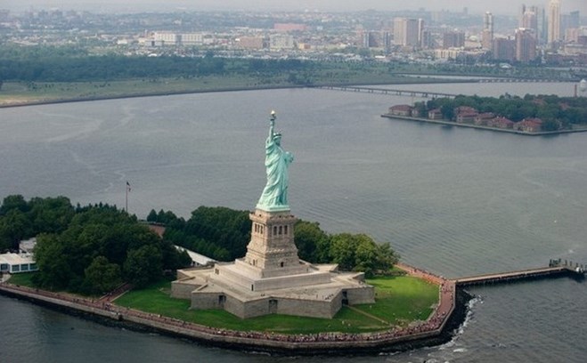 статуя свободы нью йорк